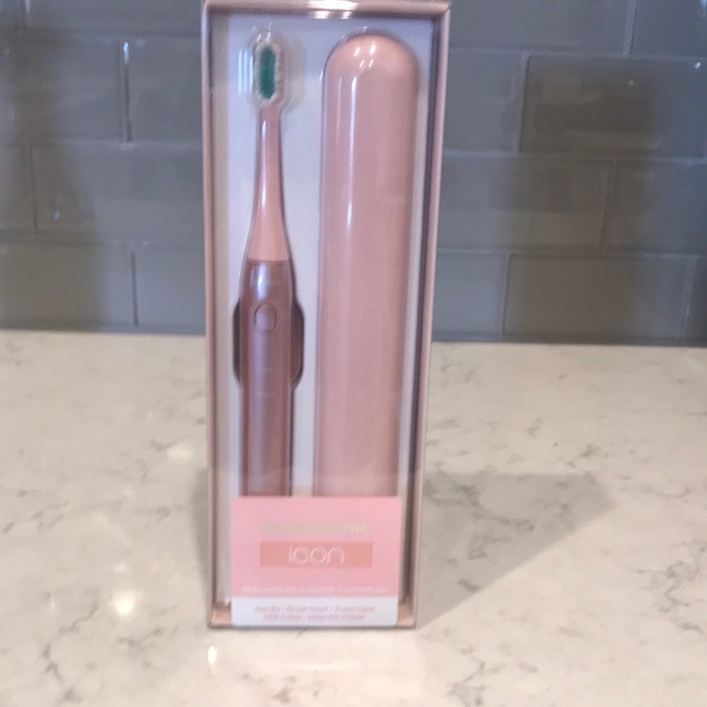 Aqua Sonic Icon Toothbrush. NWT